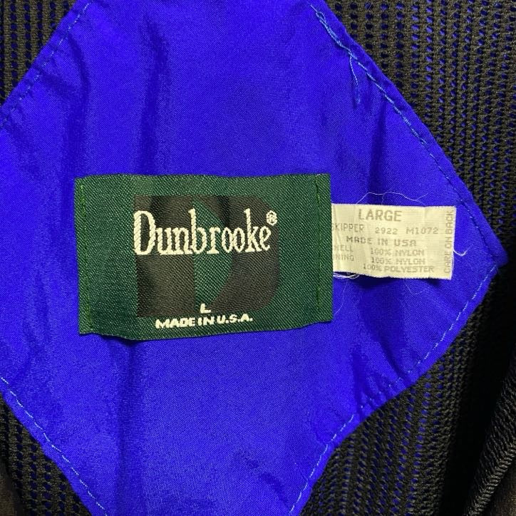 古着 used　USA製　Dunbrooke　ダンブルック　長袖ナイロンジャケット　ワンポイント刺繍　青　ブルー　秋冬服　Lサイズ
