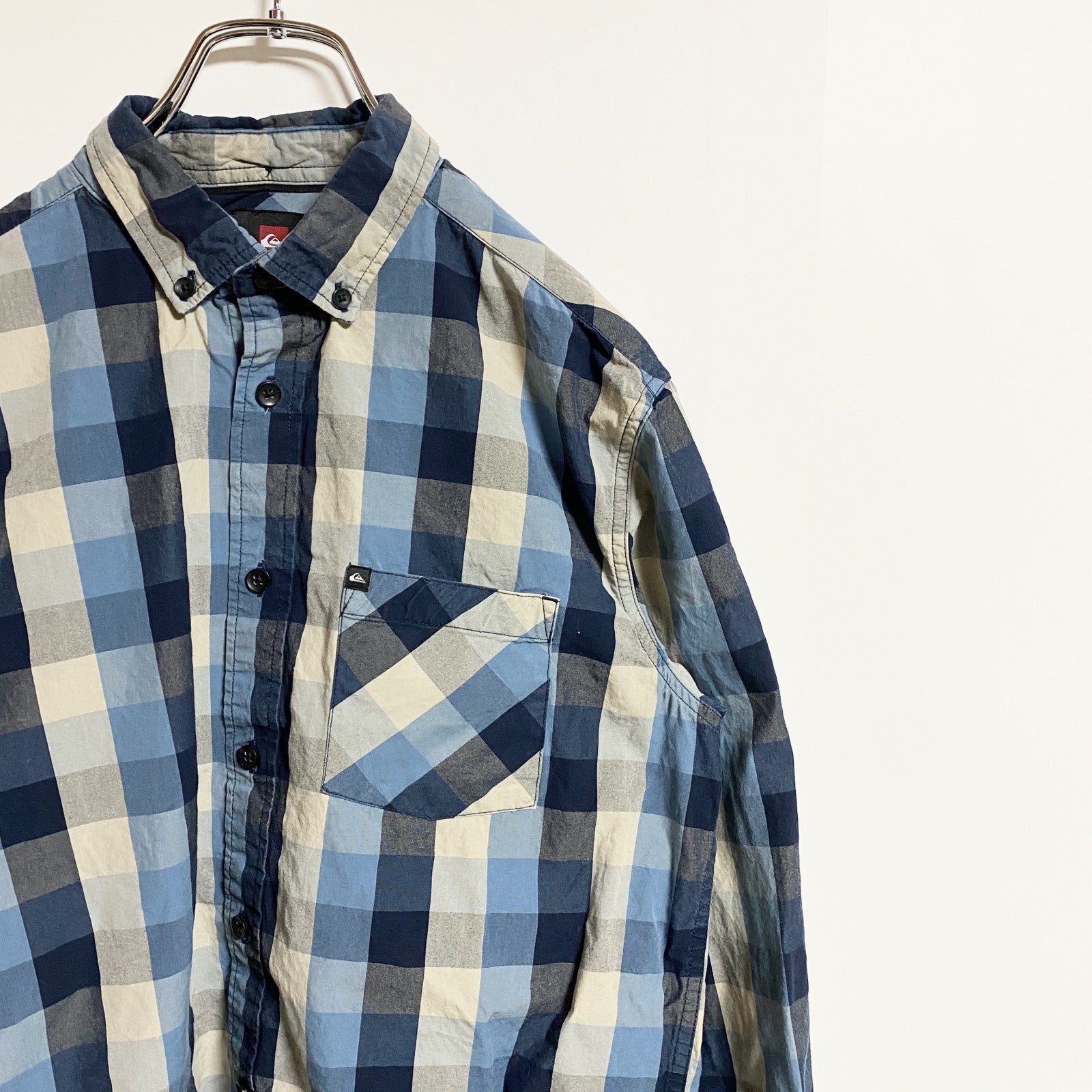 古着 used　QUIKSILVER　クイックシルバー　長袖チェック柄シャツ　青　ブルー　秋冬服　レトロデザイン　Sサイズ