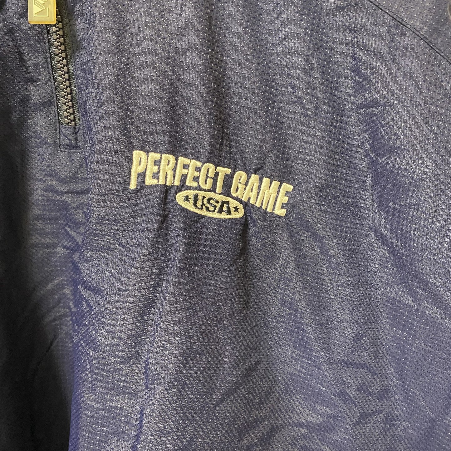 古着 used　Majestic　長袖ハーフジップナイロンプルオーバー　ウィンドブレーカー　刺繡デザイン　ネイビー　Mサイズ