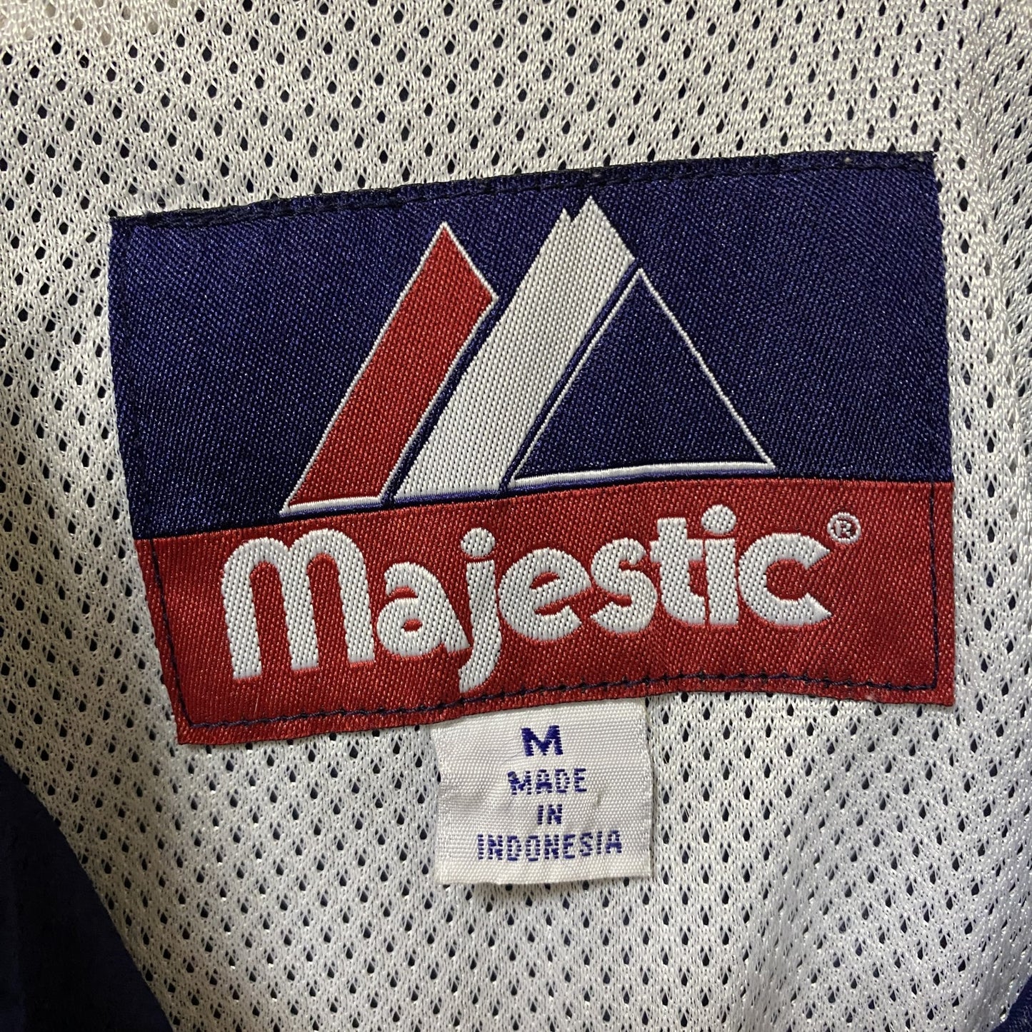 古着 used　Majestic　長袖ハーフジップナイロンプルオーバー　ウィンドブレーカー　刺繡デザイン　ネイビー　Mサイズ