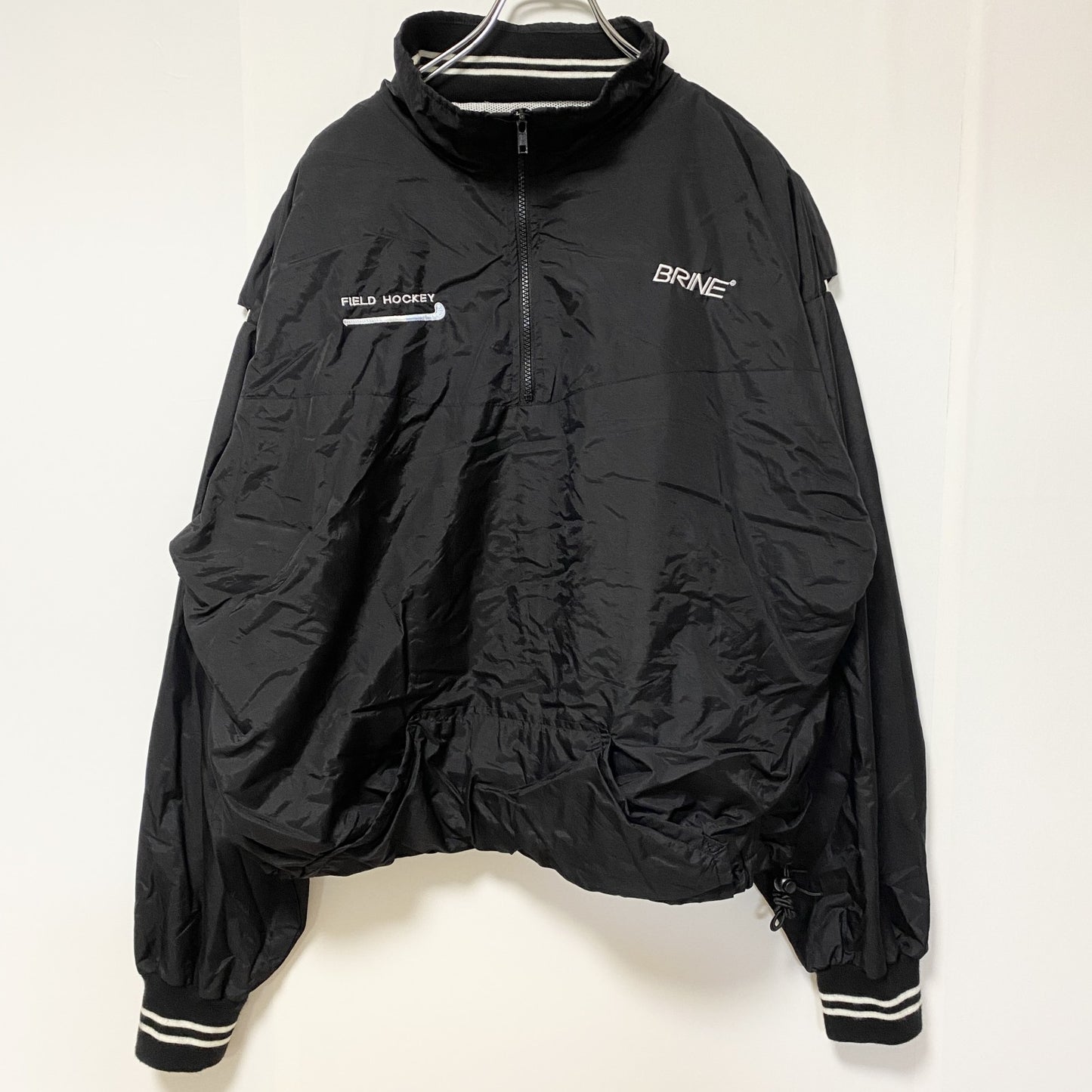 古着 used　BRINE　長袖ハーフジップナイロンスタジャン　ハイネックプルオーバー　刺繡デザイン　ホッケー　黒　XLサイズ