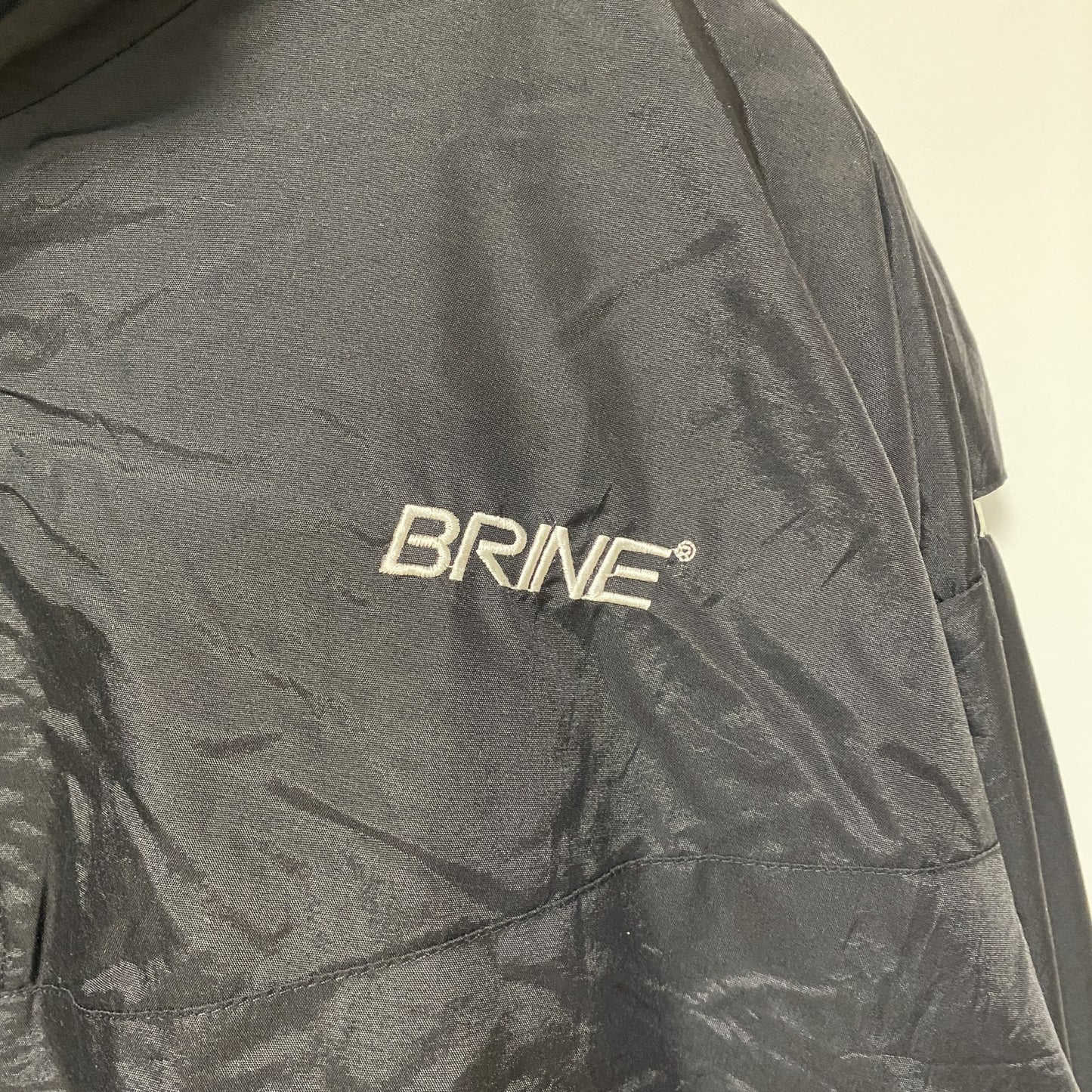 古着 used　BRINE　長袖ハーフジップナイロンスタジャン　ハイネックプルオーバー　刺繡デザイン　ホッケー　黒　XLサイズ
