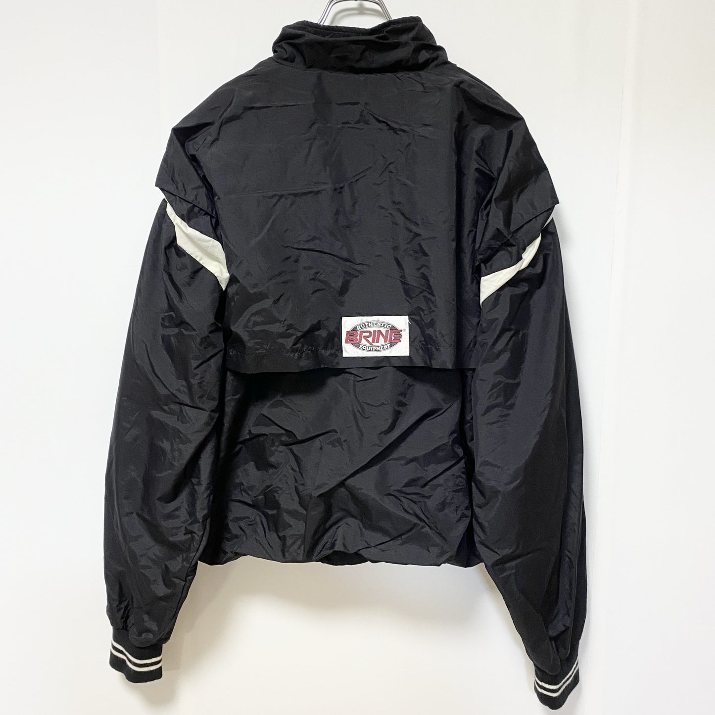 古着 used　BRINE　長袖ハーフジップナイロンスタジャン　ハイネックプルオーバー　刺繡デザイン　ホッケー　黒　XLサイズ