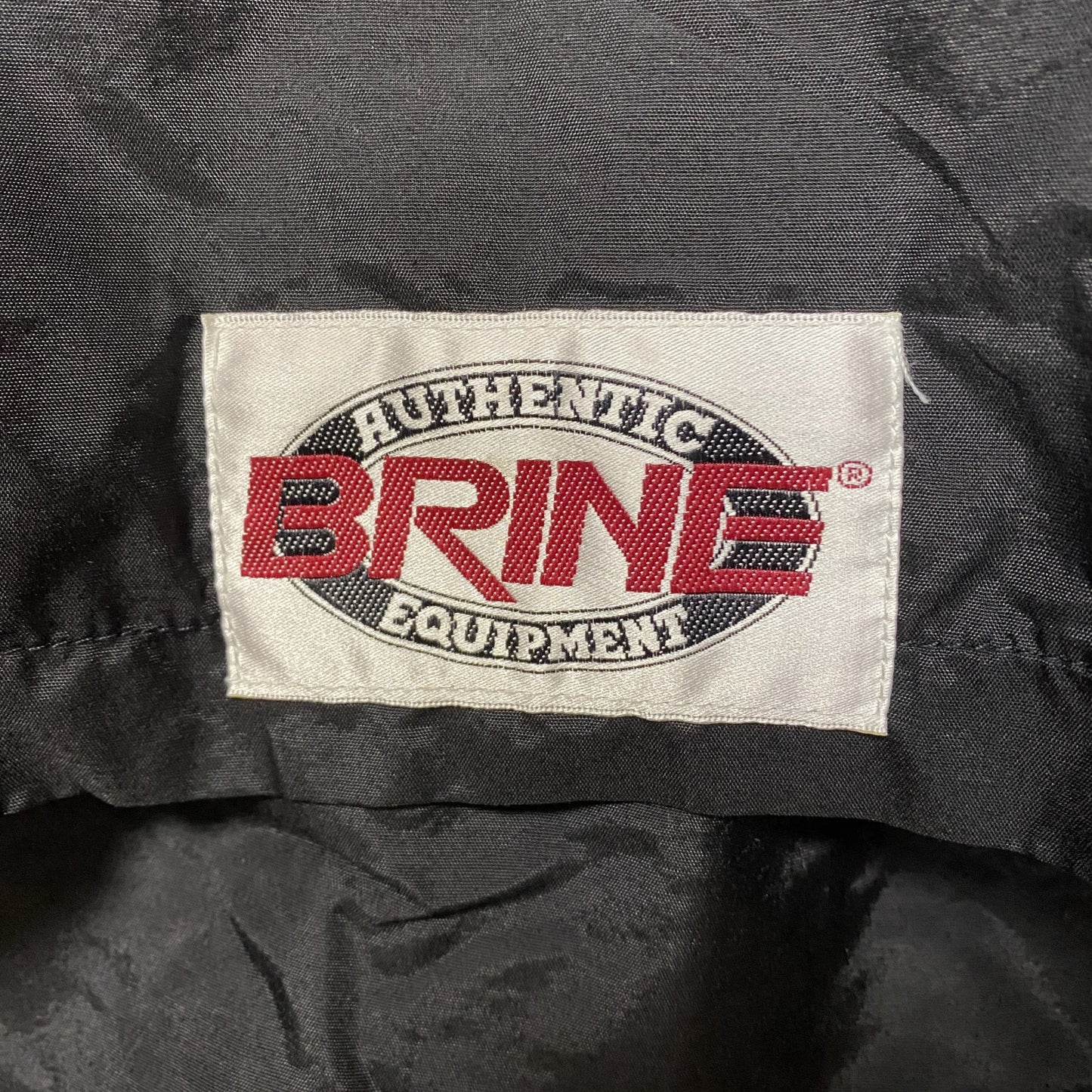 古着 used　BRINE　長袖ハーフジップナイロンスタジャン　ハイネックプルオーバー　刺繡デザイン　ホッケー　黒　XLサイズ