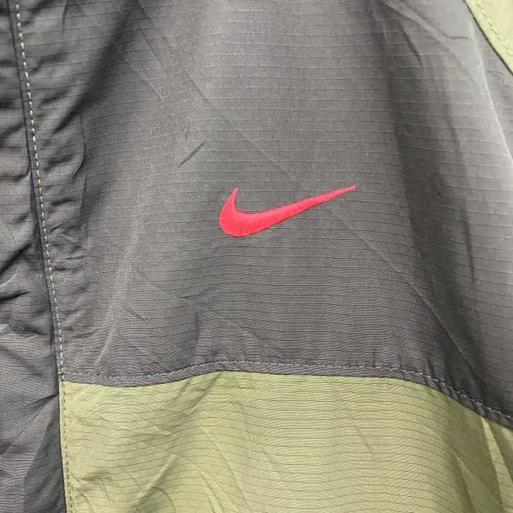 NIKE　ナイキ　フルジップジャケット　カーキ　XLサイズ