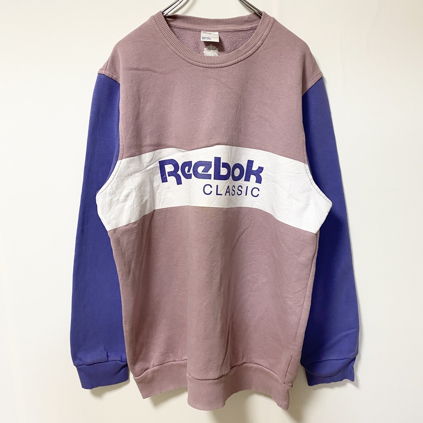 古着 used　Reebok　長袖プリントロゴデザインスウェット　トレーナー　クルーネック　ピンク　白　紫　トライカラー　Lサイズ
