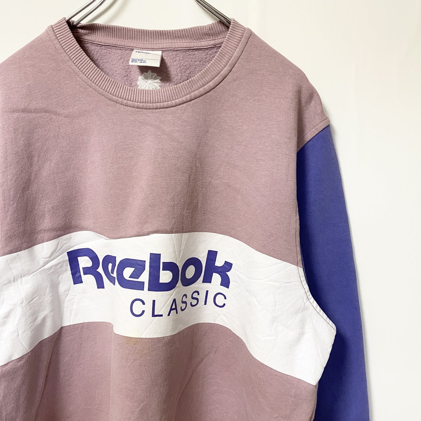 古着 used　Reebok　長袖プリントロゴデザインスウェット　トレーナー　クルーネック　ピンク　白　紫　トライカラー　Lサイズ