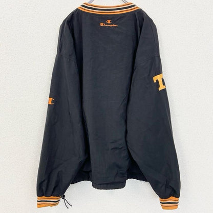 古着 used　Champion　チャンピオン　長袖カレッジナイロンプルオーバー　テネシー大学　ワッペン刺繍　黒　XLサイズ