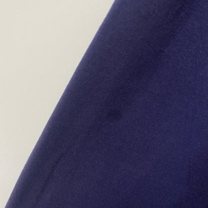 古着 used UNDER ARMOUR　長袖プリントデザインスウェット　フーディー　ネイビー　前ポケット　Ｌサイズ