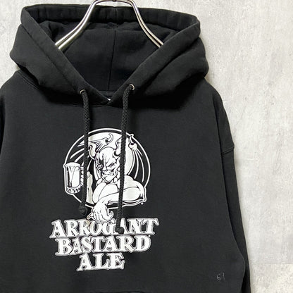 古着 used　ARROGANT BASTARD ALE　長袖プリントパーカー　バックプリント　黒　ブラック　レトロデザイン