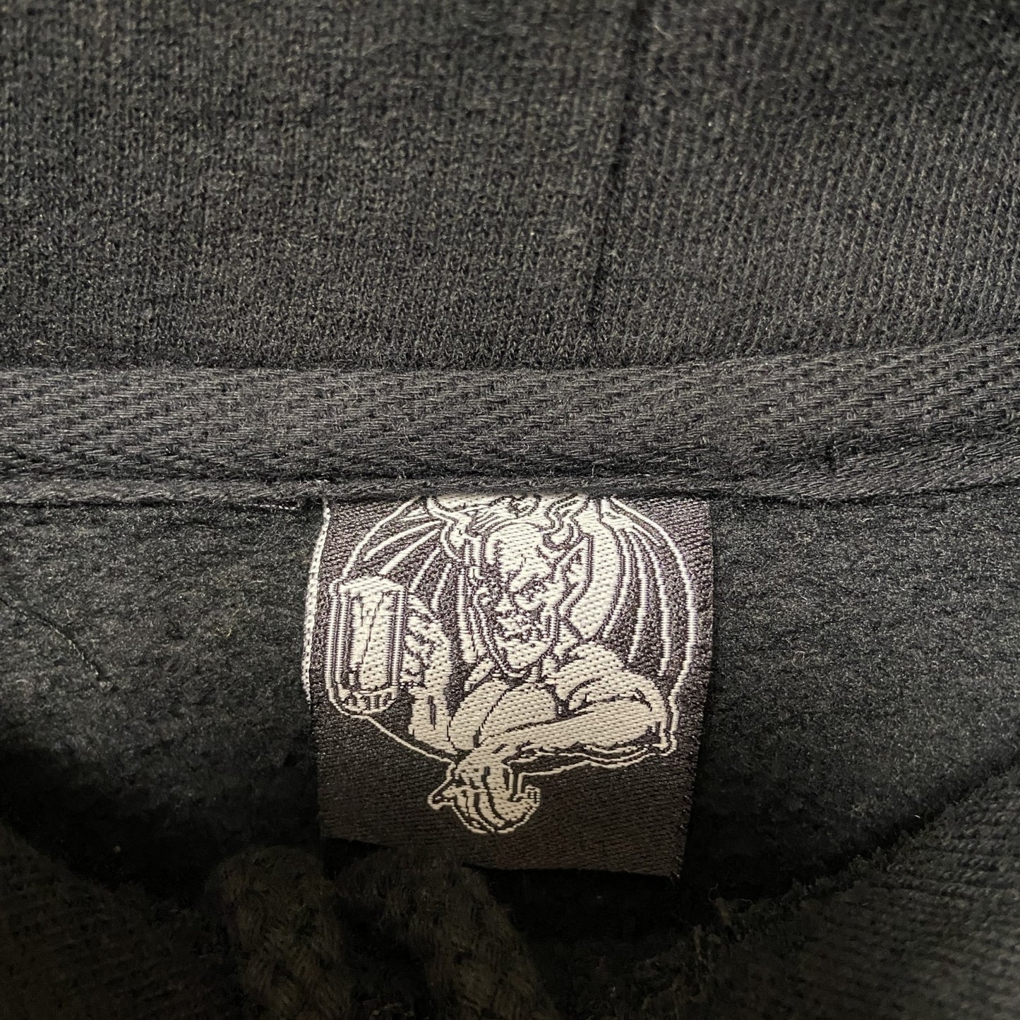 古着 used　ARROGANT BASTARD ALE　長袖プリントパーカー　バックプリント　黒　ブラック　レトロデザイン