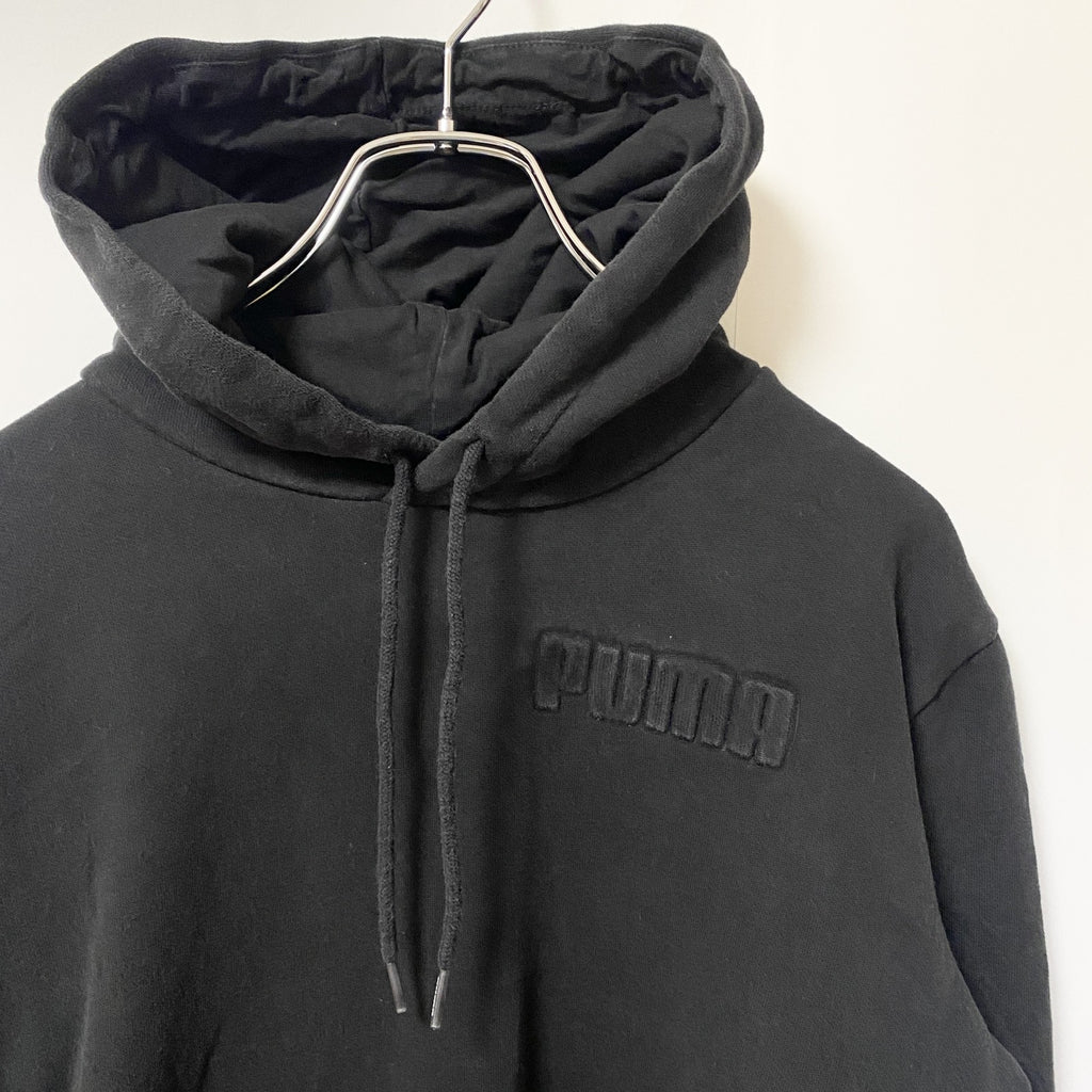 古着 used PUMA プーマ　長袖ワンポイントロゴデザインパーカー　フーディースウェット　黒　シンプル　Sサイズ