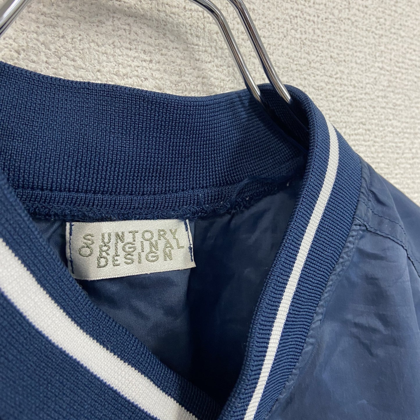 SUNTORY ORIGINAL DESIGN　ナイロンプルオーバージャケット　BOSSコーヒー　刺繍ロゴ　紺　ネイビー