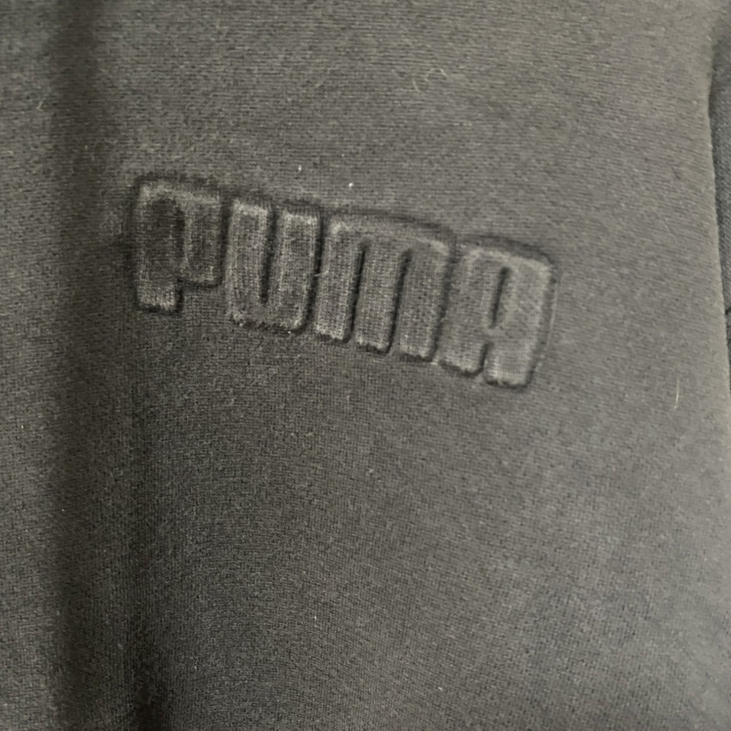 古着 used PUMA プーマ　長袖ワンポイントロゴデザインパーカー　フーディースウェット　黒　シンプル　Sサイズ