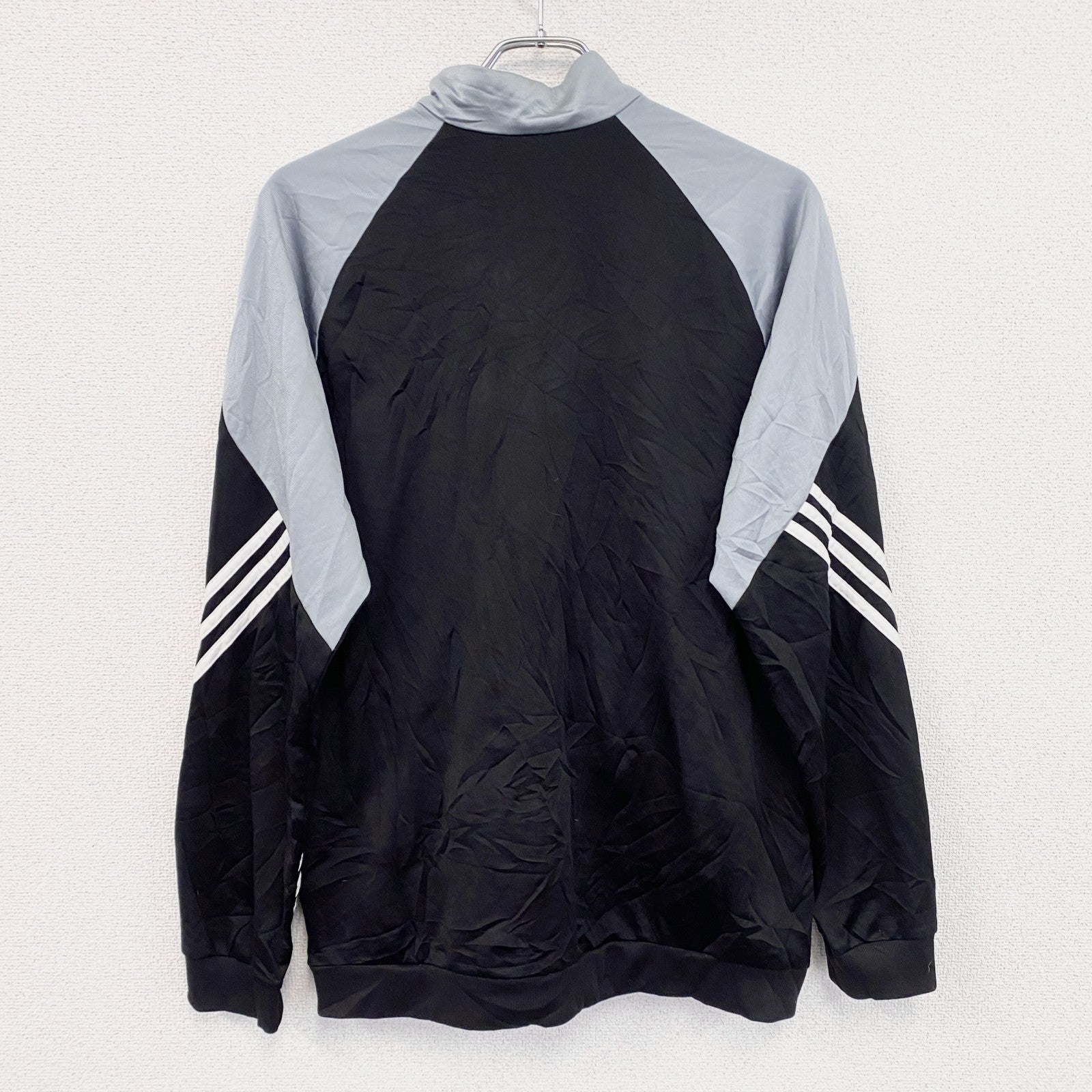 adidas　アディダス　トラックジャケット/ジャージ　刺繍ロゴ　黒　ブラック　2XLサイズ