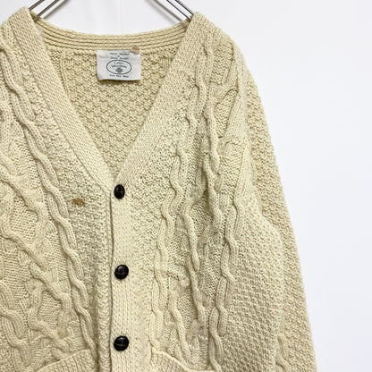 古着 used　英国製　Celtic Woollenes　長袖フィッシャーマンニットカーディガン　厚手Vネックセーター　白　秋冬服