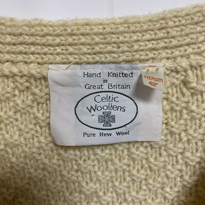 古着 used　英国製　Celtic Woollenes　長袖フィッシャーマンニットカーディガン　厚手Vネックセーター　白　秋冬服