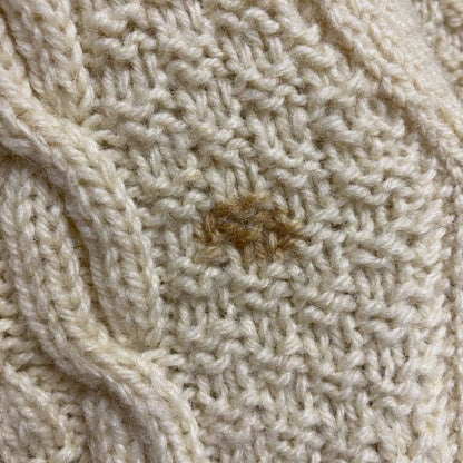 古着 used　英国製　Celtic Woollenes　長袖フィッシャーマンニットカーディガン　厚手Vネックセーター　白　秋冬服