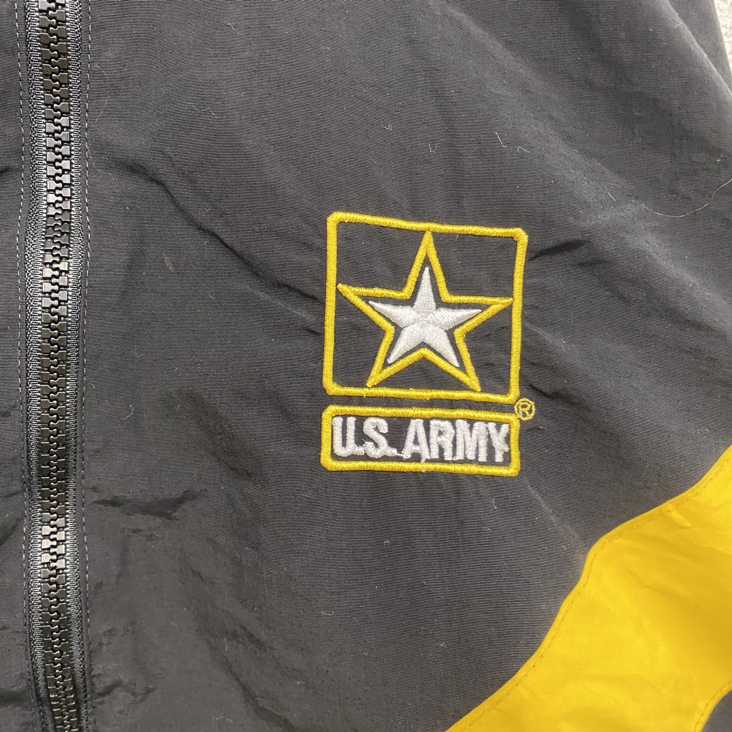 U.S.ARMY　トレーニングジャケット　ナイロンジャケット　ミリタリー　米軍　黒　ブラック