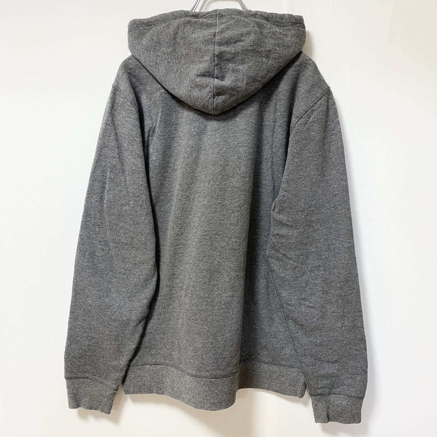 古着 used Levi’s リーバイス　長袖ビックポイントロゴデザインパーカー　フーディースウェット　グレー　Mサイズ