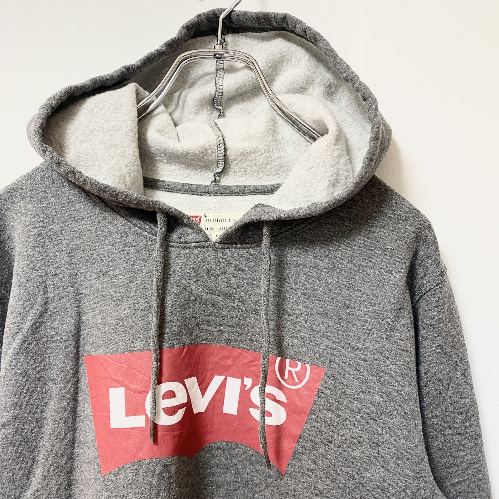 古着 used Levi’s リーバイス　長袖ビックポイントロゴデザインパーカー　フーディースウェット　グレー　Mサイズ