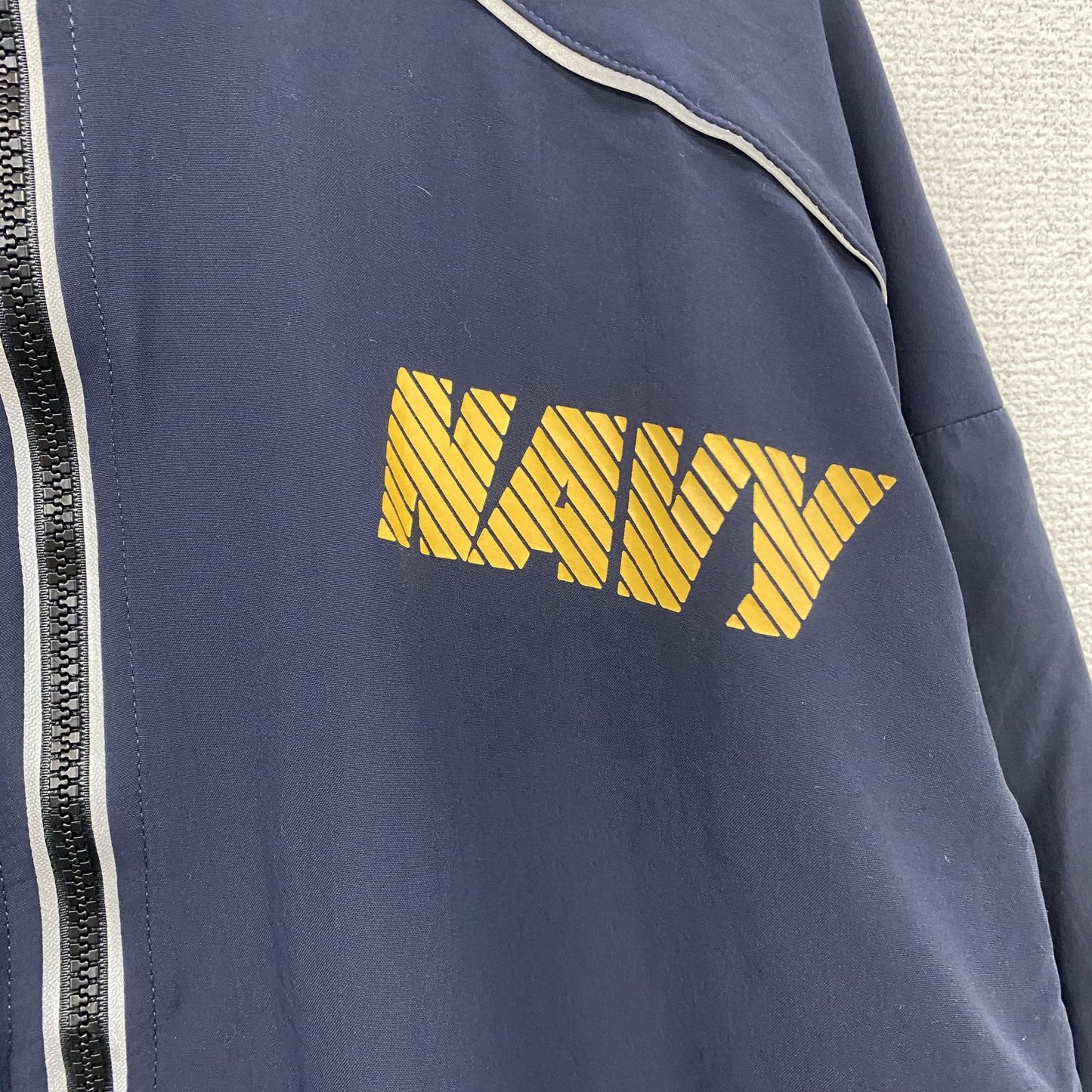 U.S.NAVY　RUNNING JACKET　ナイロンジャケット　ミリタリー　米軍　デカロゴ　紺　ネイビー　Lサイズ