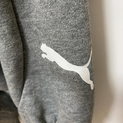 古着 used　PUMA プーマ　長袖フロントデザインスウェット　トレーナー　クルーネック　グレー　カジュアル　Mサイズ