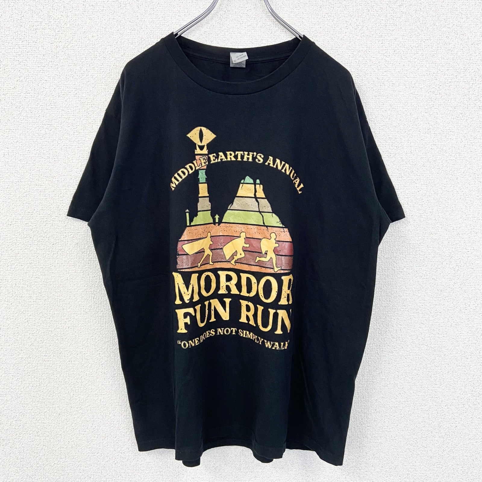 GILDAN　ギルダン　半袖プリントTシャツ　アーチプリント　MORDOR FUN RUN　黒　ブラック　2XLサイズ