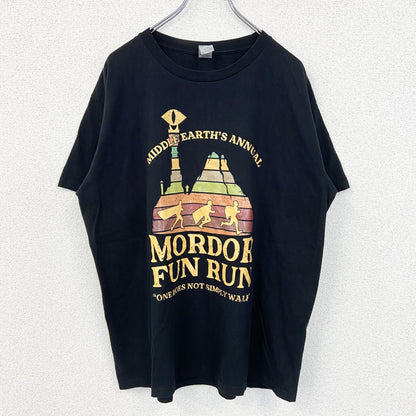 GILDAN　ギルダン　半袖プリントTシャツ　アーチプリント　MORDOR FUN RUN　黒　ブラック　2XLサイズ