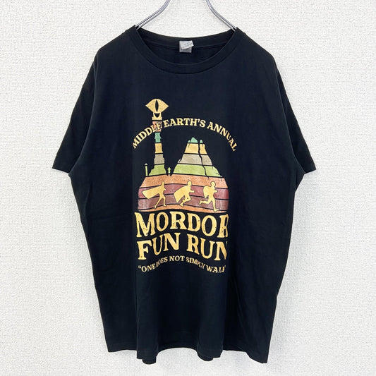 GILDAN　ギルダン　半袖プリントTシャツ　アーチプリント　MORDOR FUN RUN　黒　ブラック　2XLサイズ