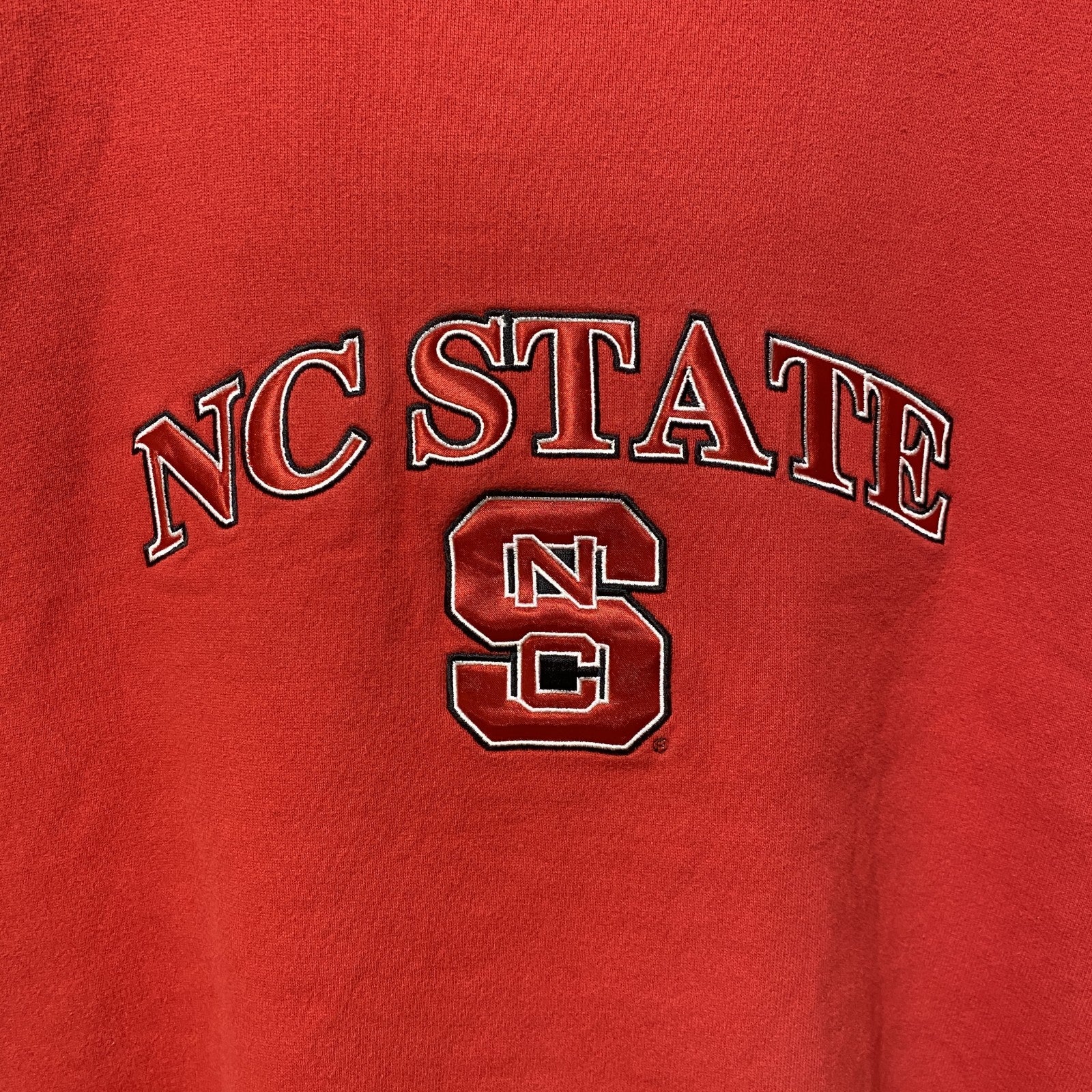 古着 used　長袖カレッジロゴスウェット　ワッペン　トレーナー　NC STATE　ノースカロライナ　大学　赤　レッド　Lサイズ