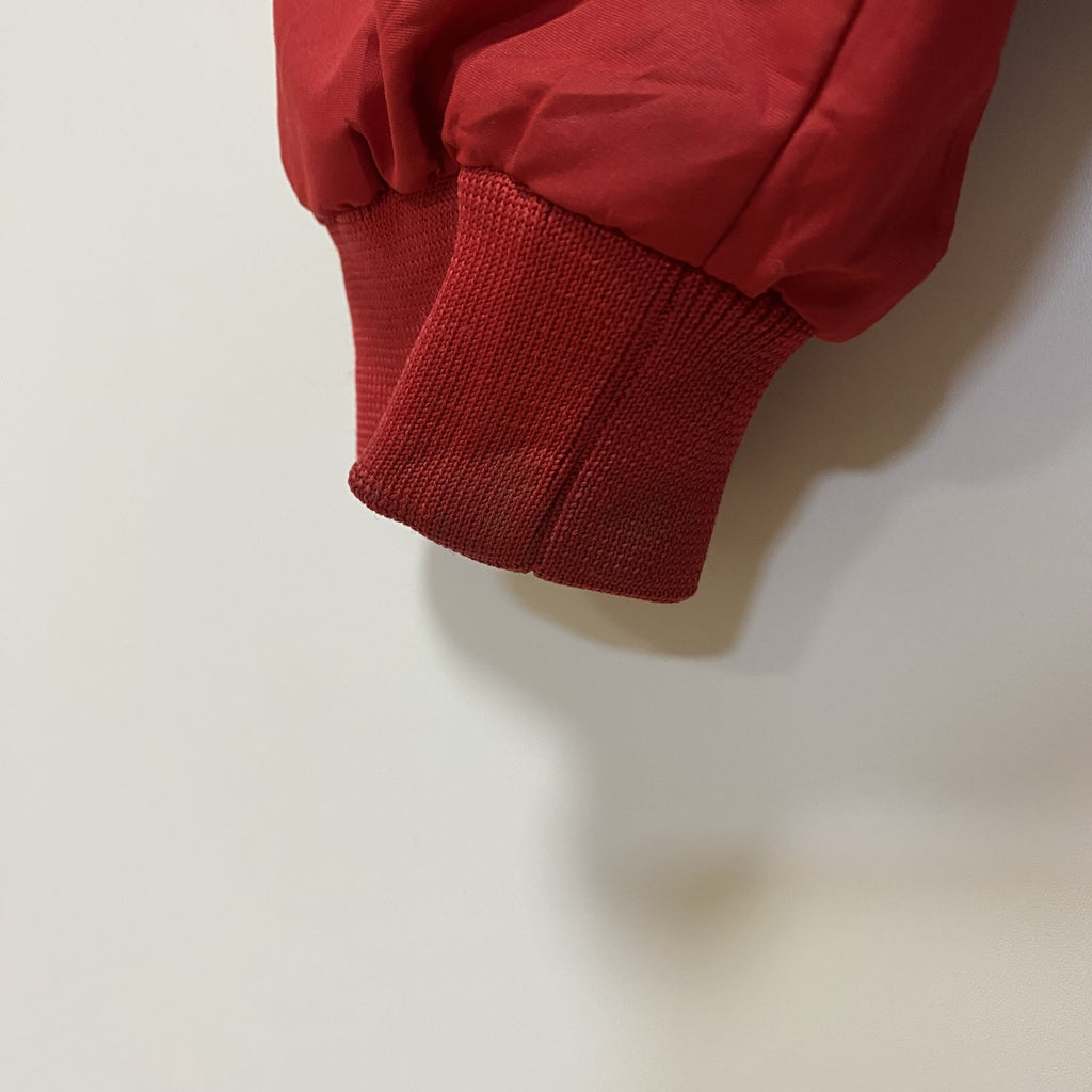 古着 used　ウィスコンシン大学　長袖カレッジ刺繍ブルゾン　ナイロンジャケット　アウター　レトロデザイン　赤　Lサイズ