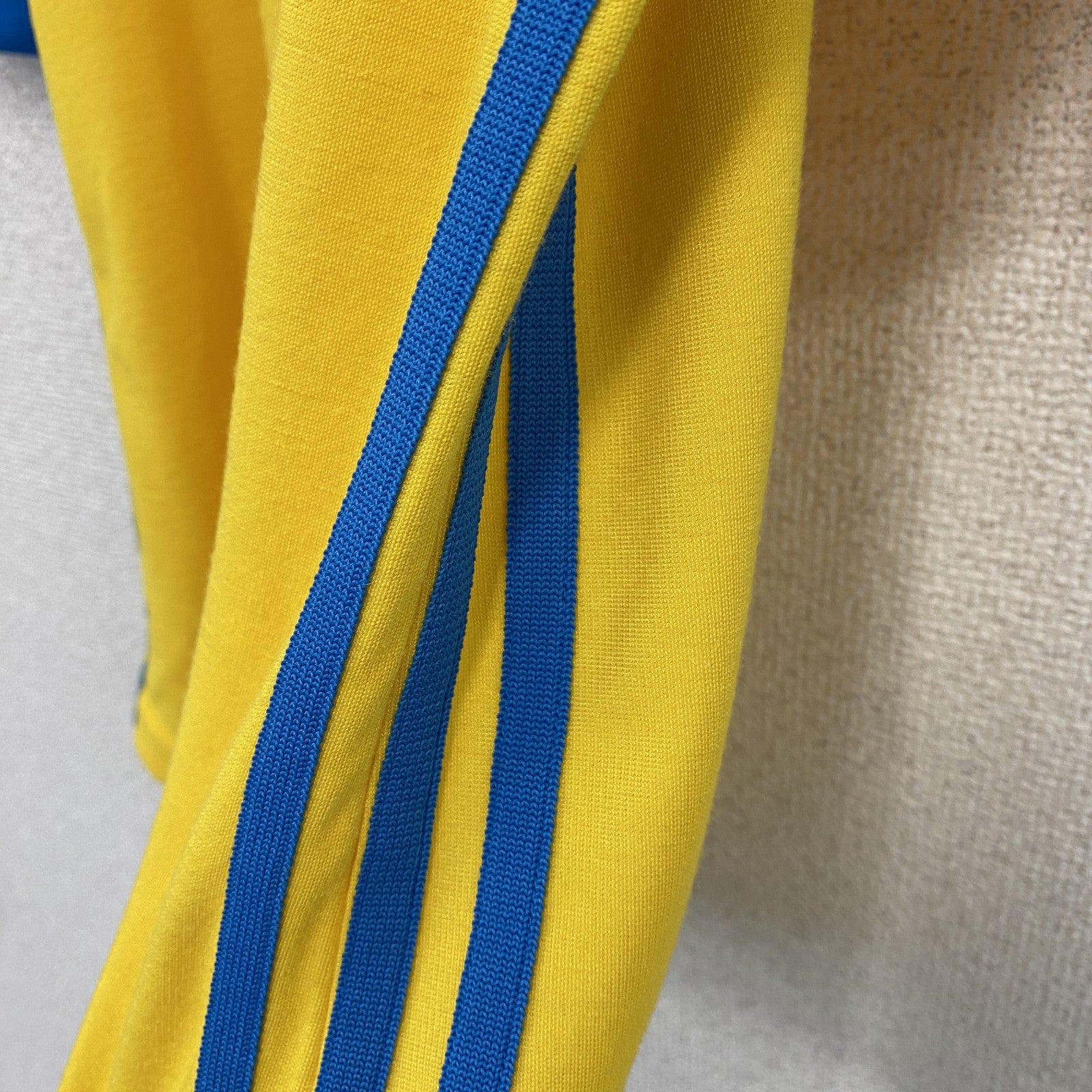 00s　adidas　アディダス　ハーフジップ半袖プルオーバー　ヴィンテージ　黄色　イエロー　Lサイズ