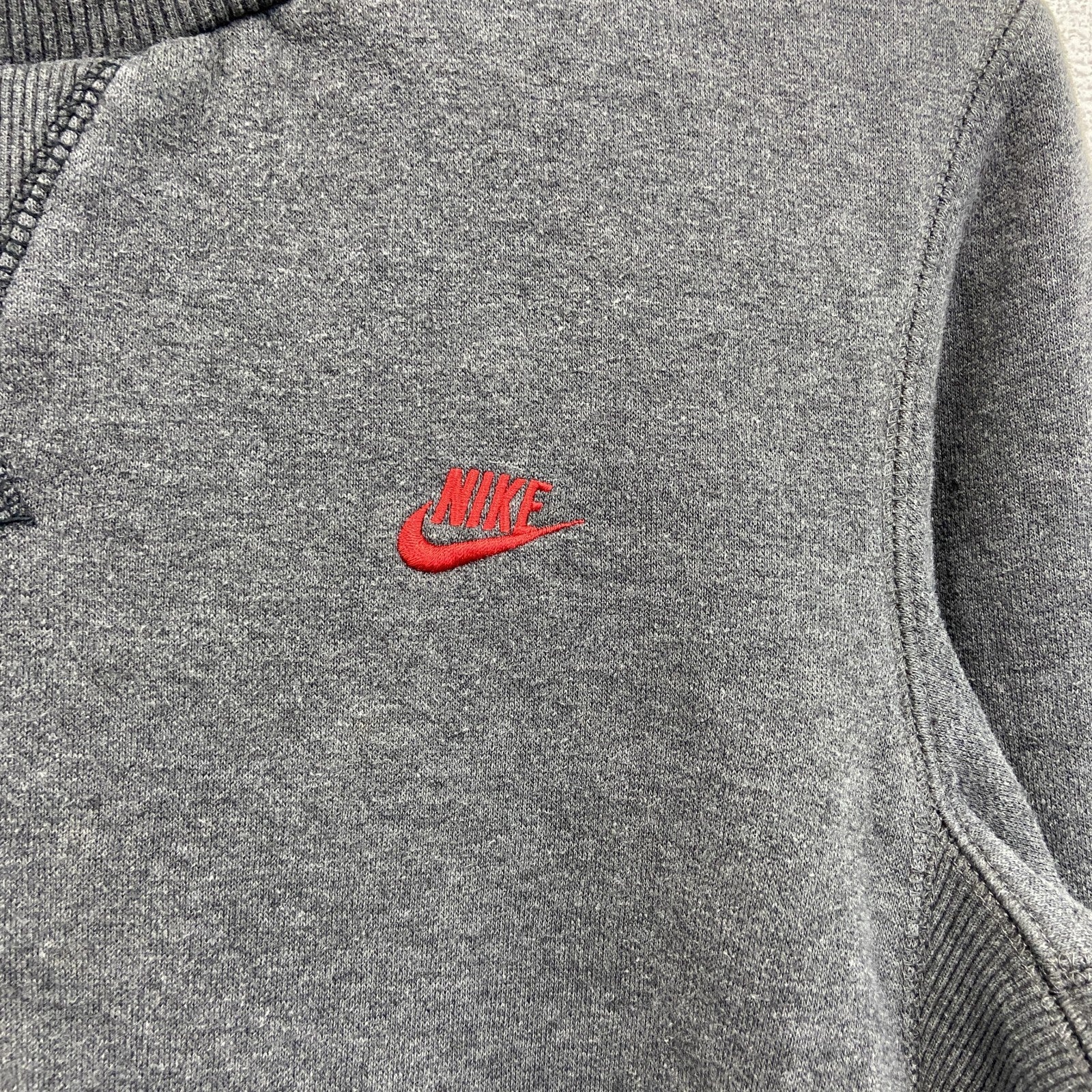 NIKE　ナイキ　スウェット/トレーナー　前Ⅴ　グレー　Mサイズ