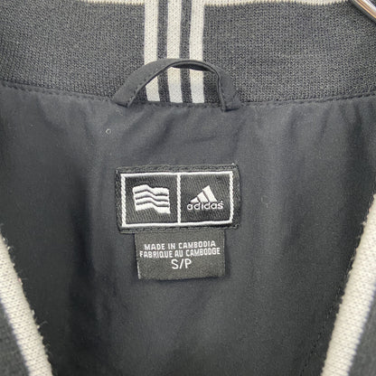 古着 used　adidas アディダス　CLIMAPROOF　長袖ナイロンプルオーバー　Vネック　ワンポイント刺繍　黒　Sサイズ