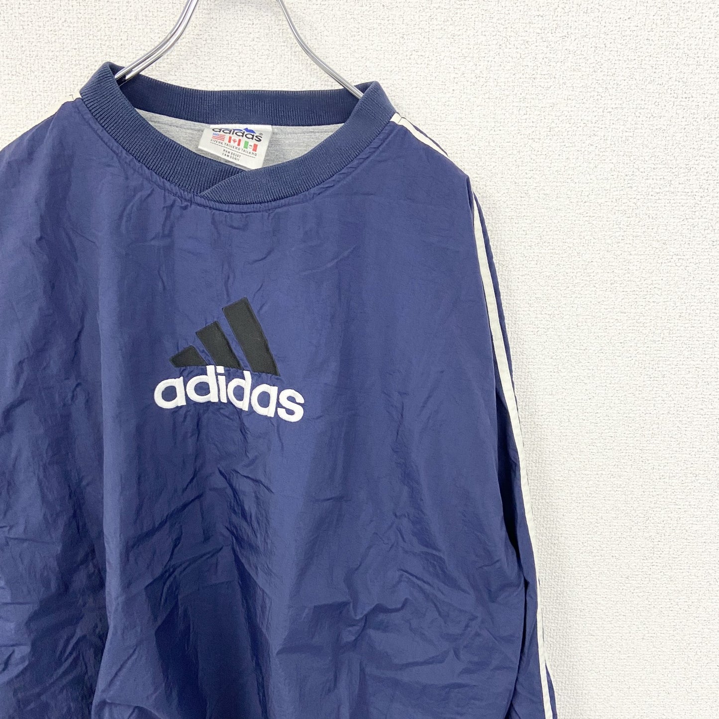古着 used　adidas アディダス　90s　長袖ナイロンプルオーバー　Vネック　ウォームアップウェア　ネイビー　Lサイズ