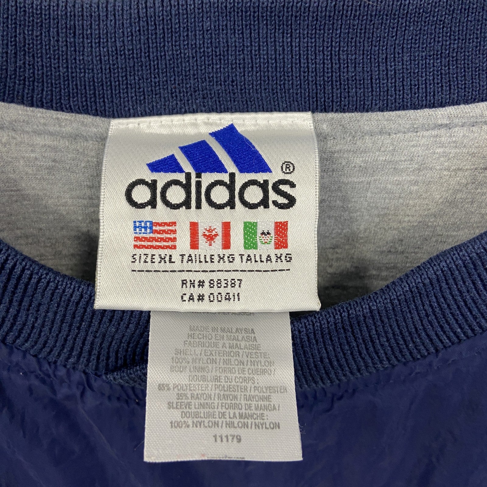 古着 used　adidas アディダス　90s　長袖ナイロンプルオーバー　Vネック　ウォームアップウェア　ネイビー　Lサイズ