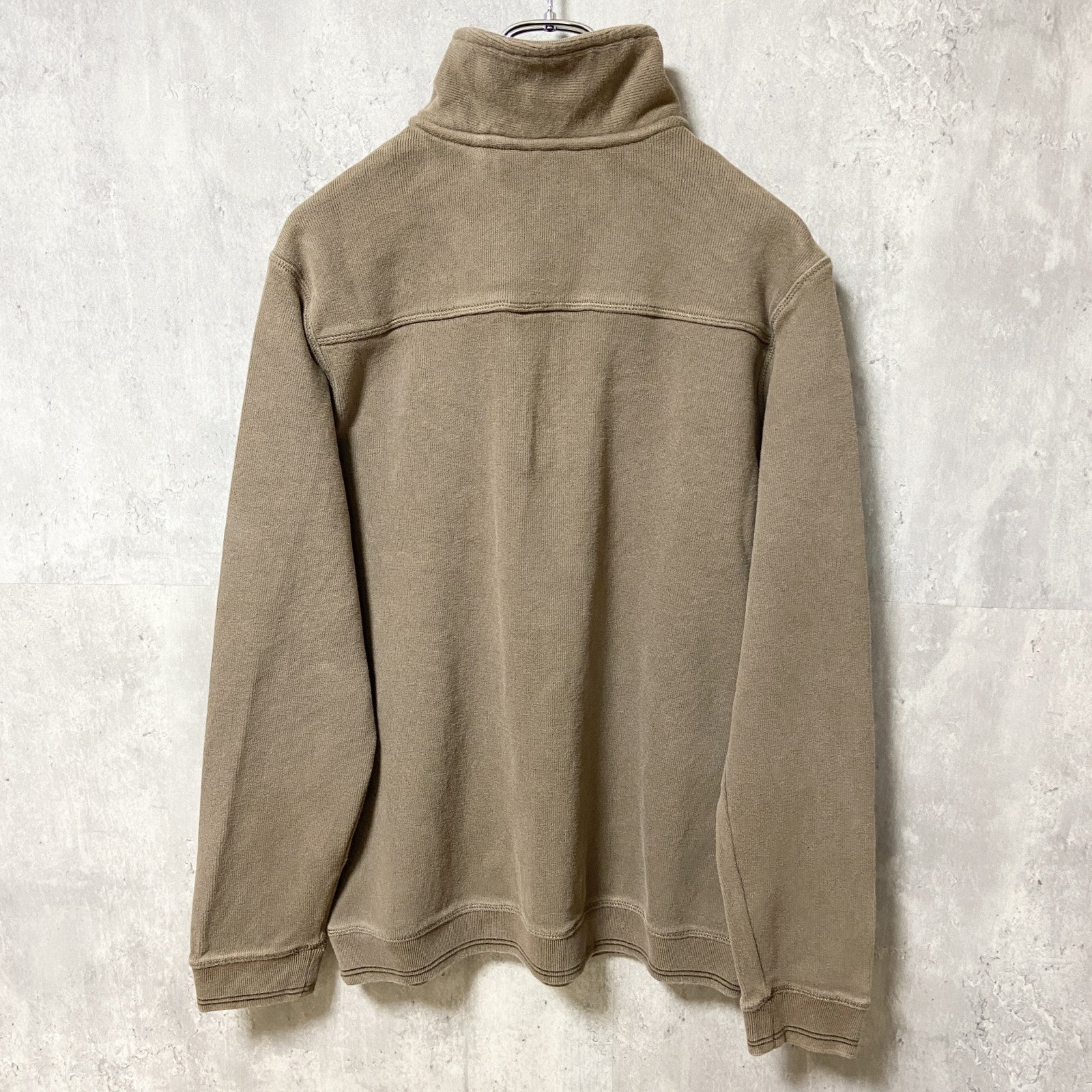 古着 used　Tommy Bahama　長袖ハーフジップセーター　ハイネックニット　ワンポイント刺繍　ベージュ　ブラウン　秋冬服