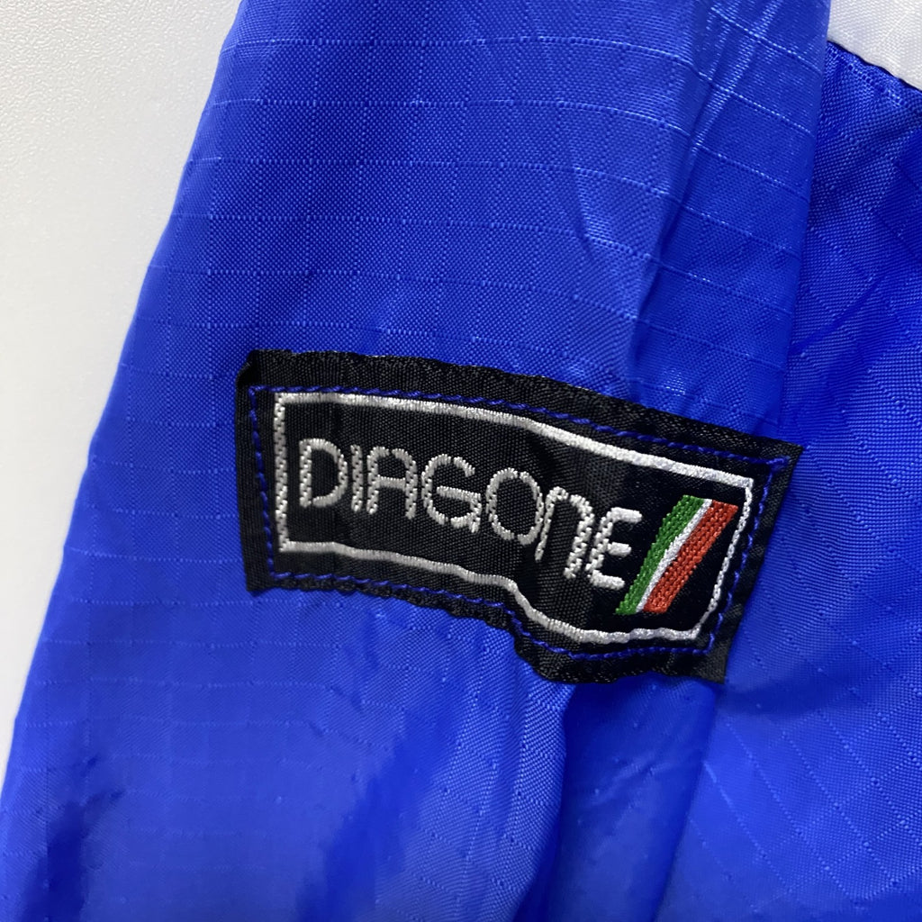 古着 used　DIAGORE　長袖ワンポイント刺繍ナイロンジャケット　ライトアウター　刺　レトロデザイン　青　白　Mサイズ