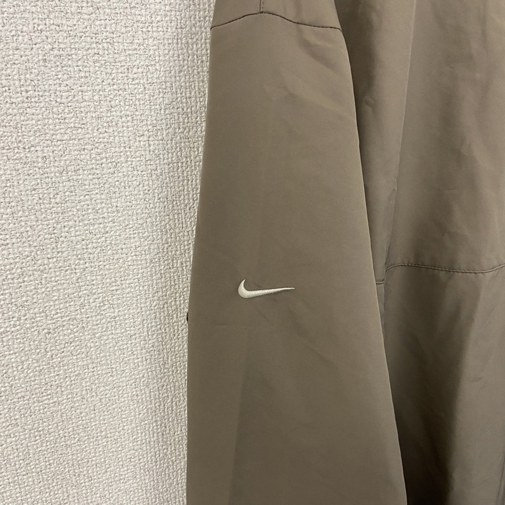 NIKE GOLF ナイキゴルフ　長袖ナイロンプルオーバー　Vネック　スウォッシュロゴ刺繍　カーキ　Lサイズ