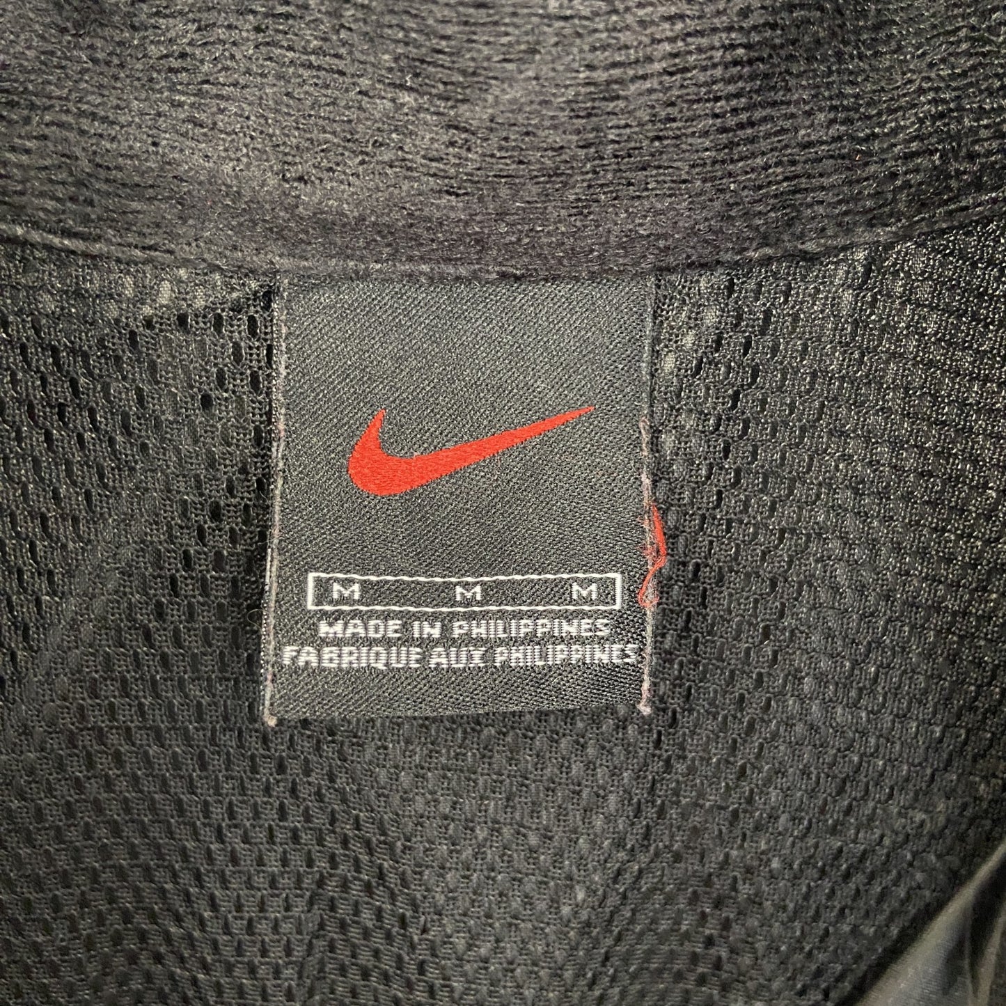 古着 used　NIKE ナイキ　90s　長袖ナイロンプルオーバー　ハーフジップ　ワンポイントロゴ刺繍　黒　ブラック　Mサイズ