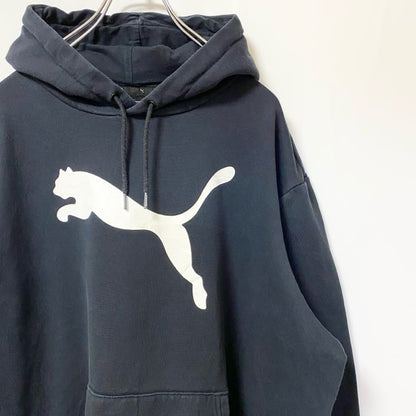 古着 used　PUMA　プーマ　長袖フロントビッグプリントパーカー　スウェットプルオーバー　黒　ビッグシルエット　XLサイズ