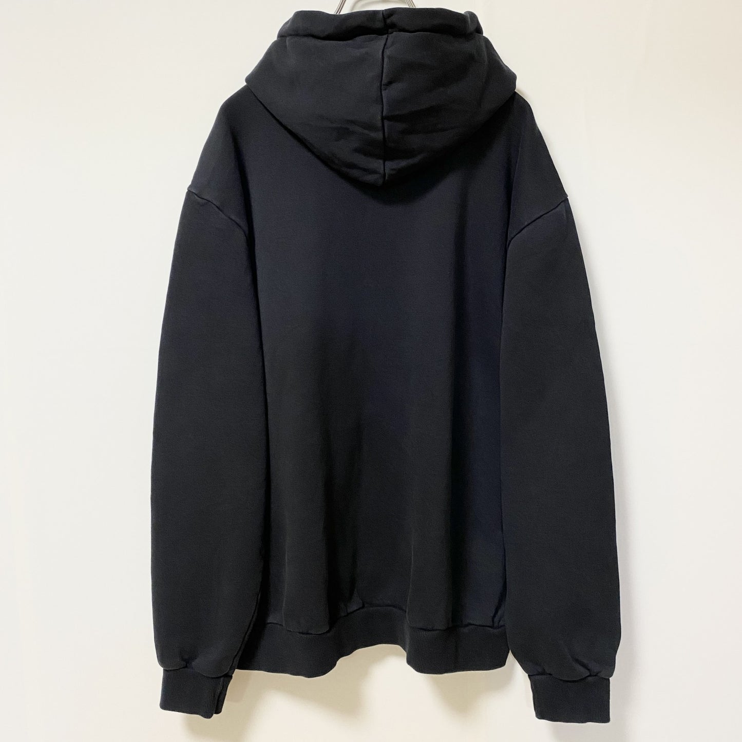 古着 used　PUMA　プーマ　長袖フロントビッグプリントパーカー　スウェットプルオーバー　黒　ビッグシルエット　XLサイズ
