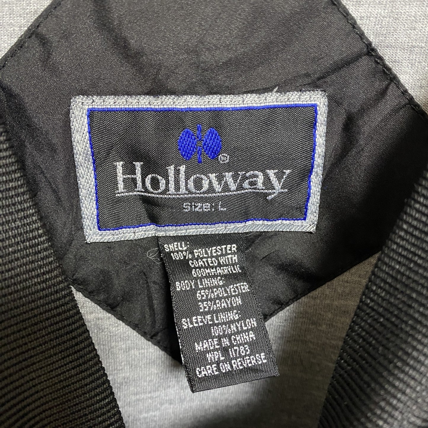 古着 used　Holloway ホロウェイ　長袖プリントナイロンプルオーバー　ウインドブレーカー　Vネック　黒　Lサイズ