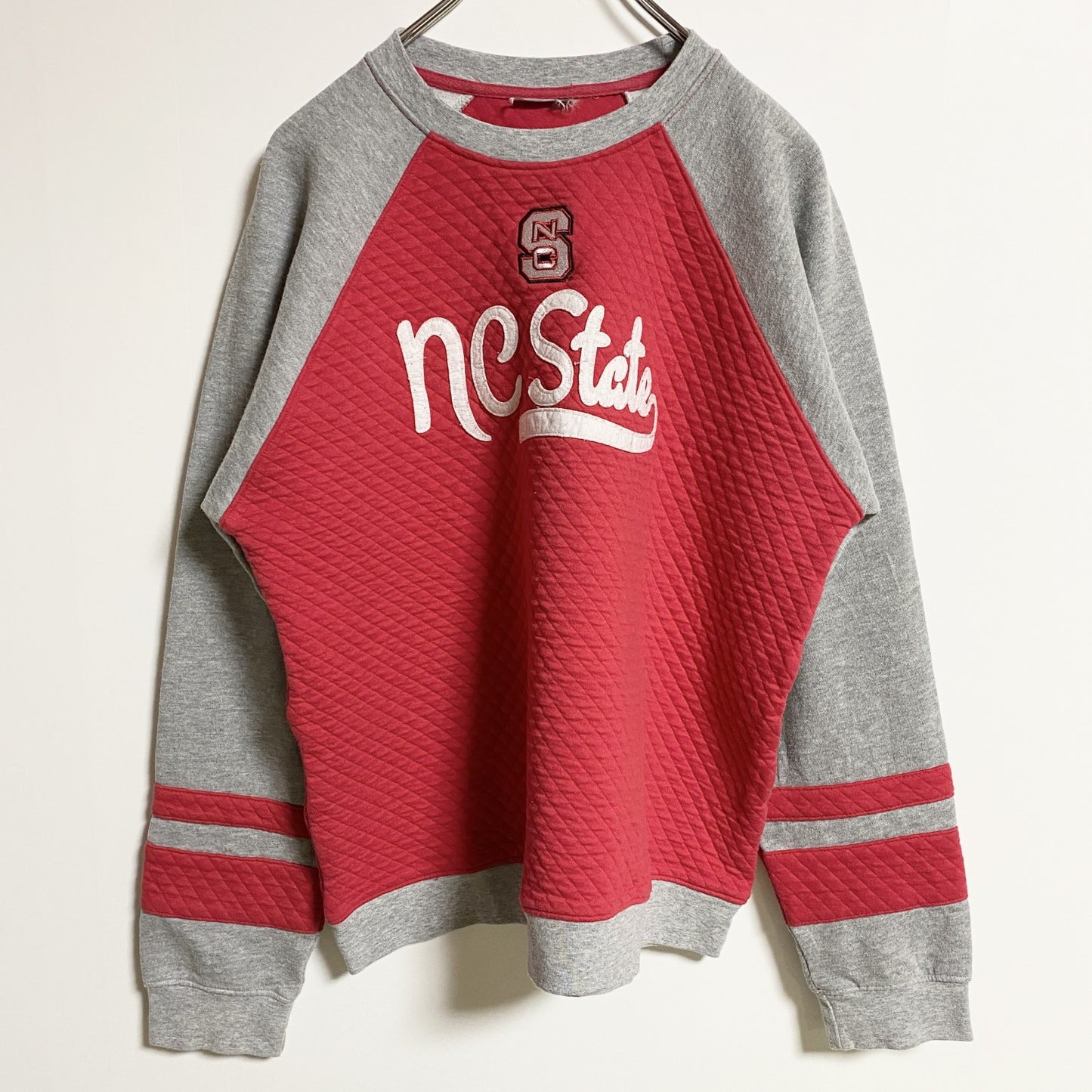 古着 used　NC STATE UNIVERSITY　長袖カレッジプリントスウェット　トレーナー　刺繍　キルティング　レトロ
