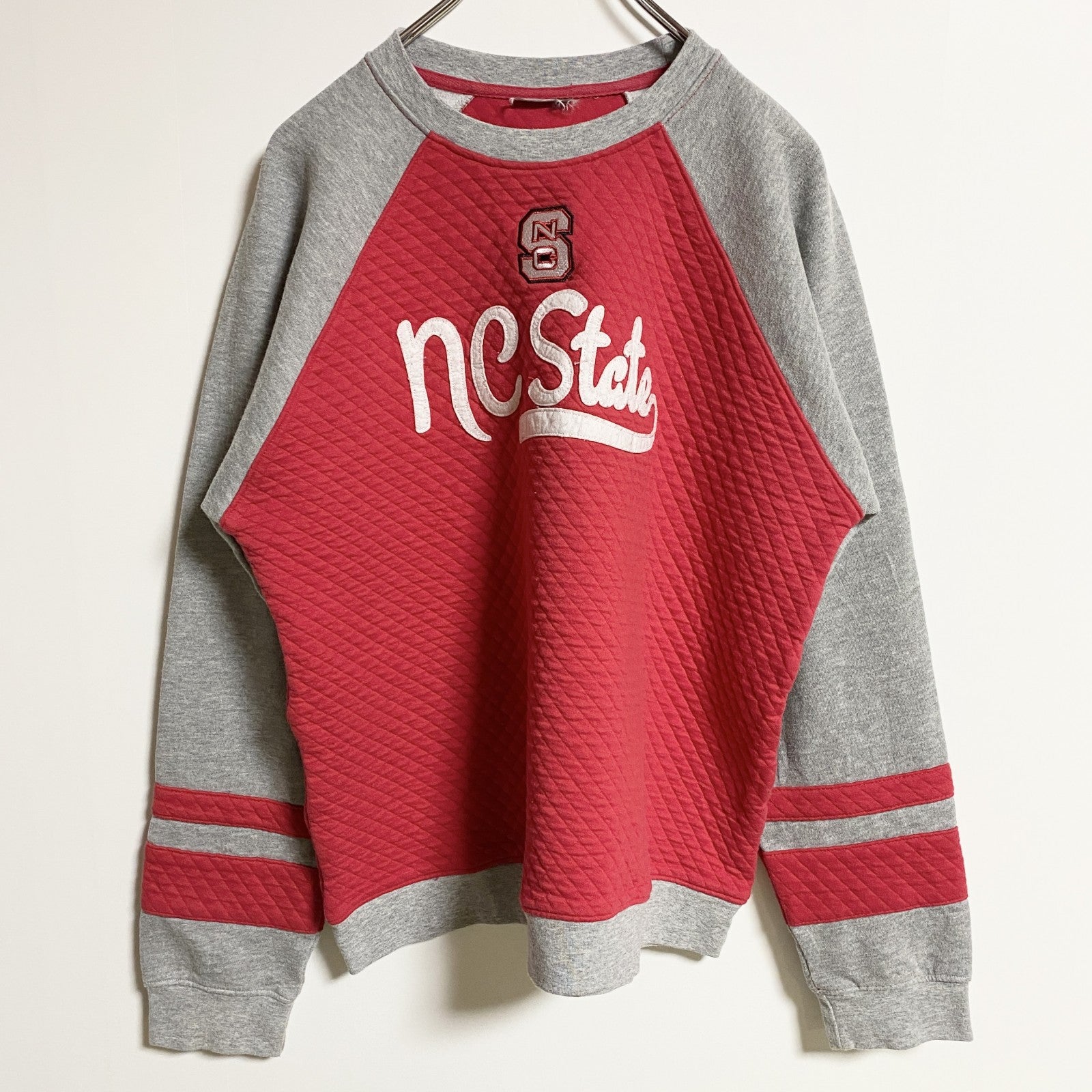 古着 used　NC STATE UNIVERSITY　長袖カレッジプリントスウェット　トレーナー　刺繍　キルティング　レトロ