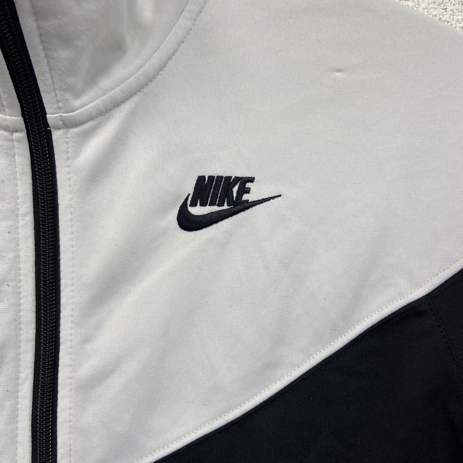 NIKE　ナイキ　トラックジャケット/ジャージ　バイカラー　白　黒　Sサイズ