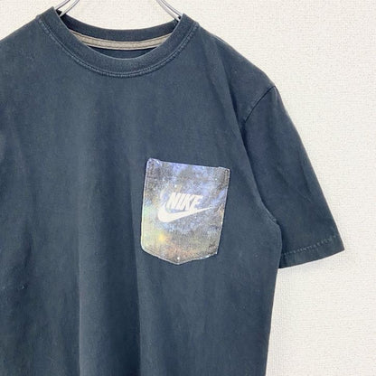 古着 used　NIKE　ナイキ　半袖ロゴプリントTシャツ　胸ポケット　クルーネック　黒　ブラック　春夏服　Sサイズ