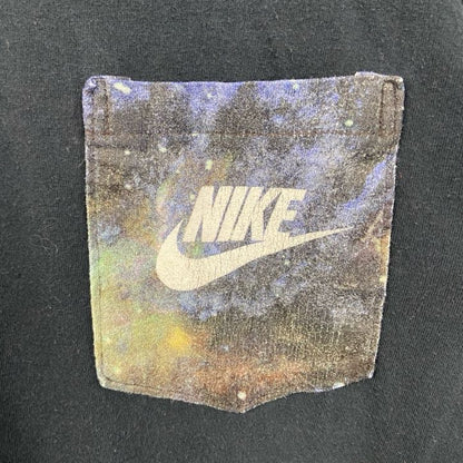 古着 used　NIKE　ナイキ　半袖ロゴプリントTシャツ　胸ポケット　クルーネック　黒　ブラック　春夏服　Sサイズ