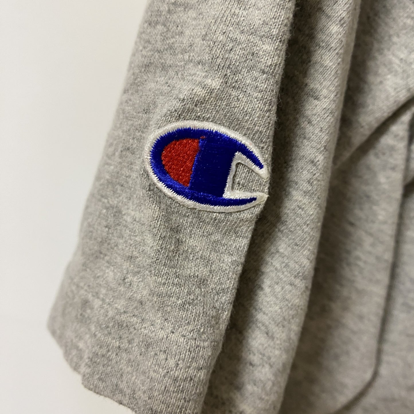 古着 used　Champion　チャンピオン　半袖クルーネックロゴプリントTシャツ　グレー　GEORGIA　ロゴ刺繡　Lサイズ